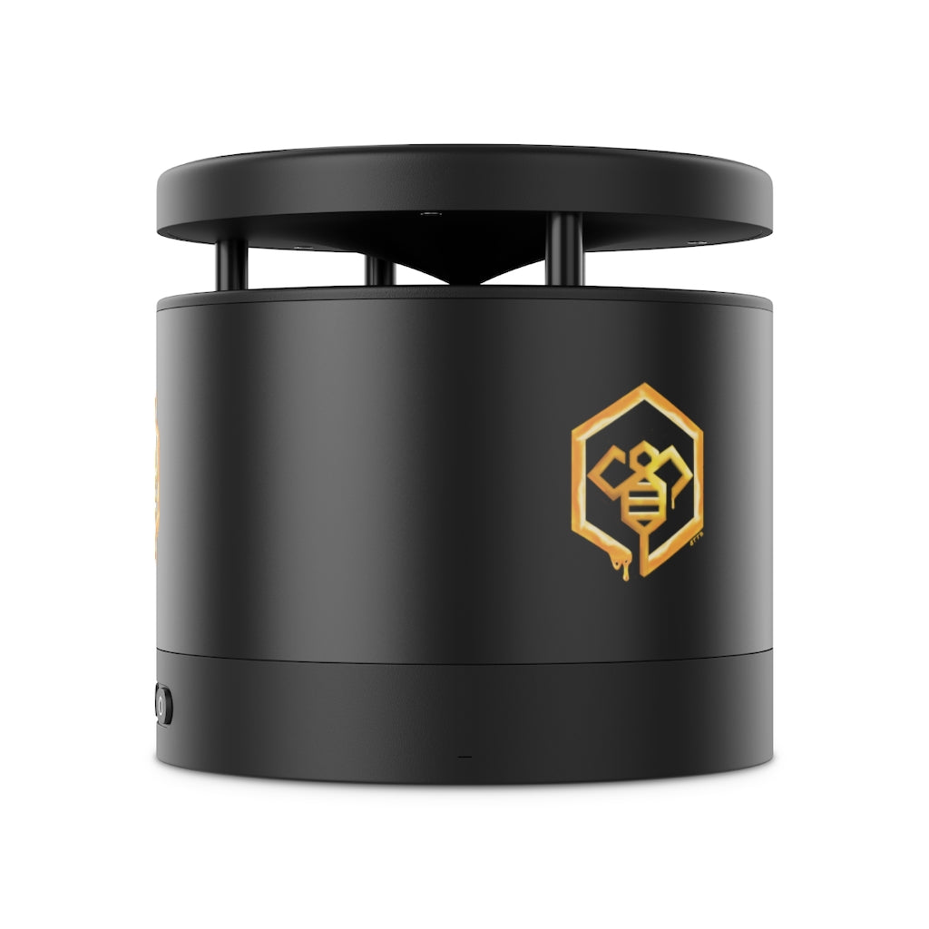 Social BEES University - Altavoz Bluetooth de metal y base de carga inalámbrica